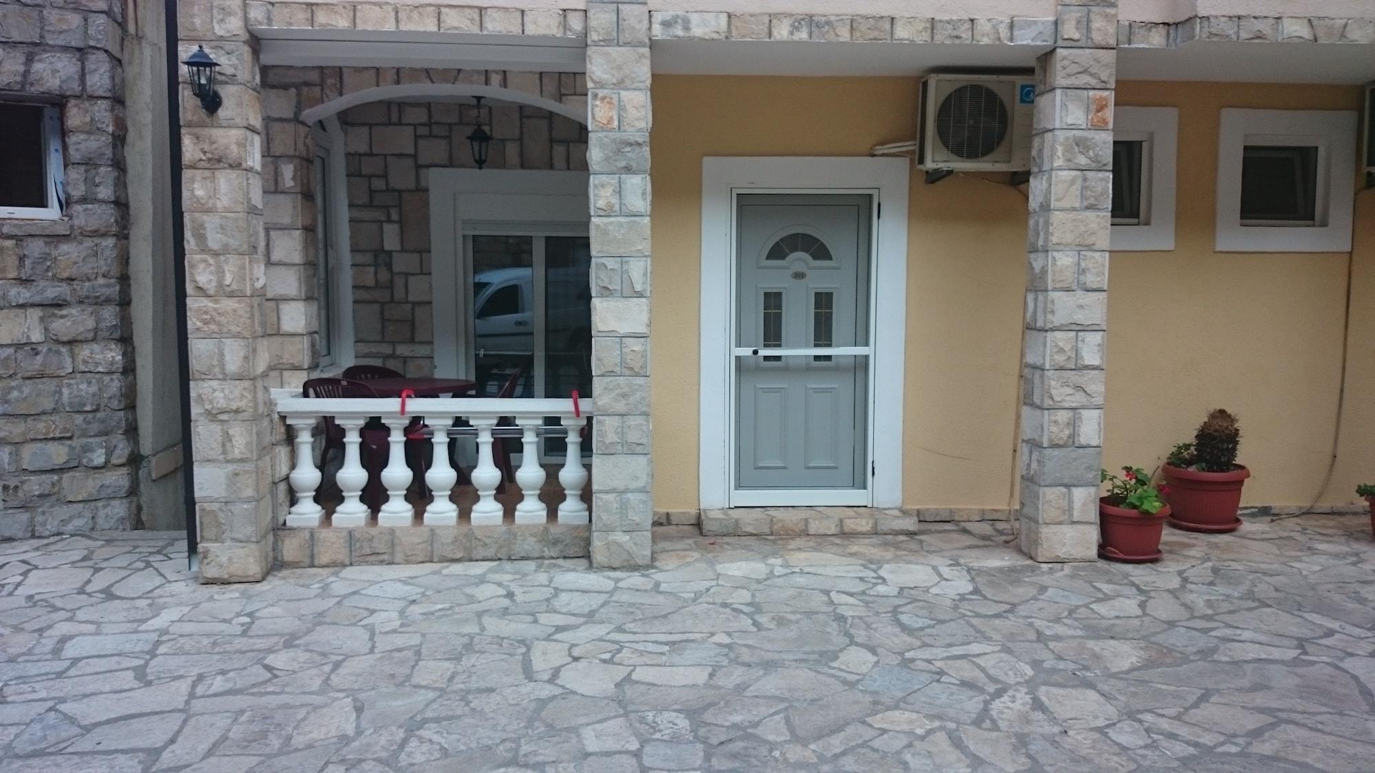 Castellamare Residence Petrovac Exterior photo