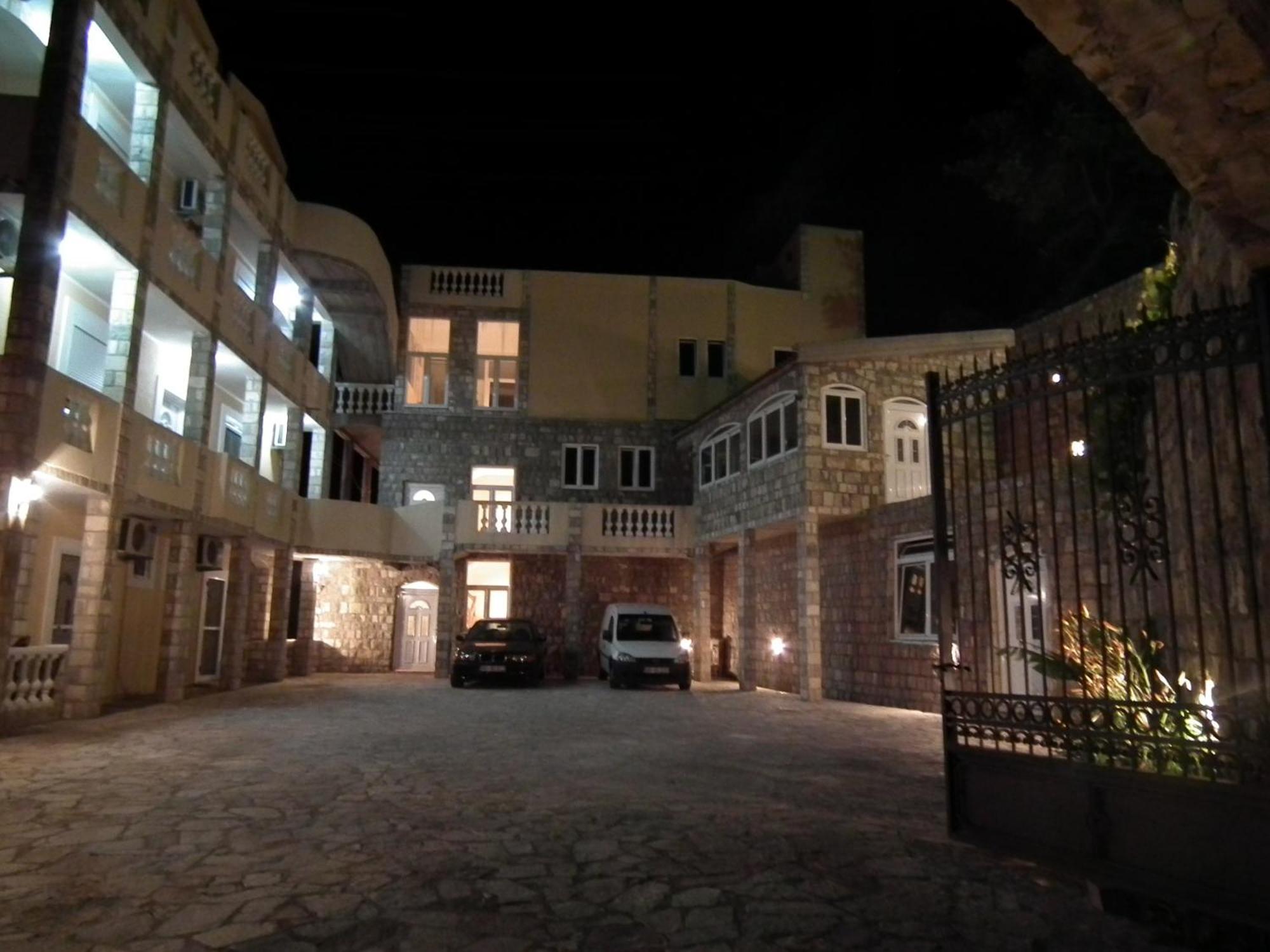 Castellamare Residence Petrovac Exterior photo
